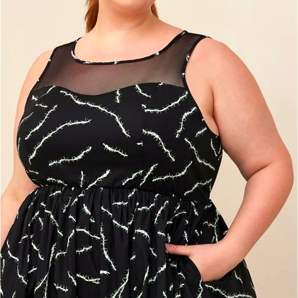 ❤️NWT VINTAGE TORRID UNIVERSAL MONSTERS FRANKENSTEIN DRESS - PLUS SIZE HALLOWEEN - Picture 3 of 11